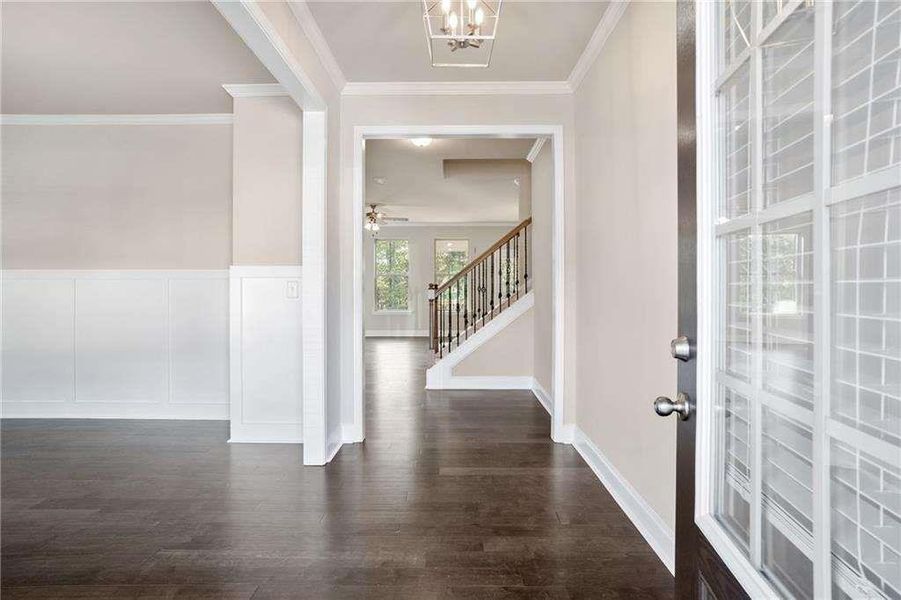 Spacious, unfurnished interior of a new home in Stratford Square, Lawrenceville (Image 9).