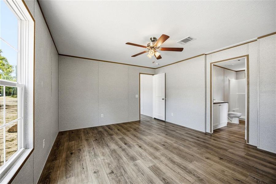 Spacious, unfurnished interior of a new home in , Interlachen (Image 29).