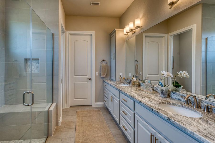 Furnished interior view inside a new home in , Horseshoe Bay (Image 26).