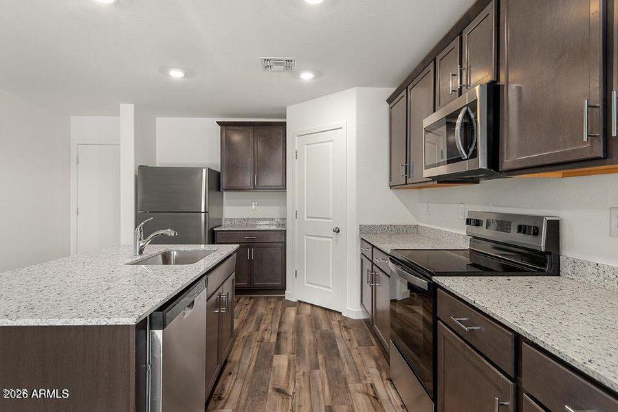 20250425195729194357000000-o