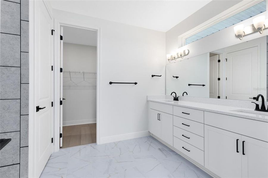 Furnished interior view inside a new home in , Orlando (Image 32).