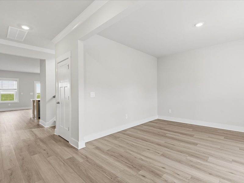 Spacious, unfurnished interior of a new home in Crossing at Abner Creek, Greer (Image 10). Spacious, unfurnished interior of a new home in Crossing at Abner Creek, Greer (Image 10).