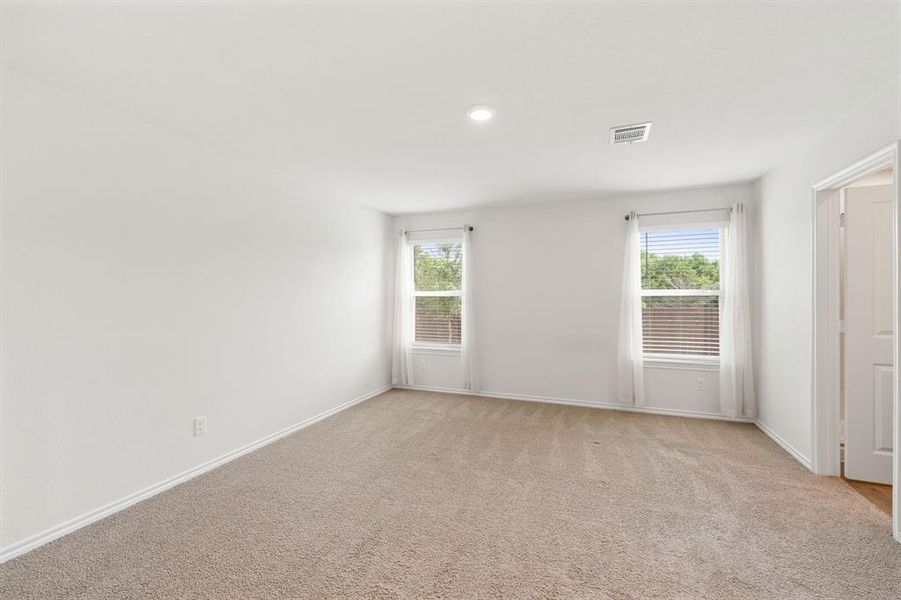 Spacious, unfurnished interior of a new home in Stonehaven, Caddo Mills (Image 25).