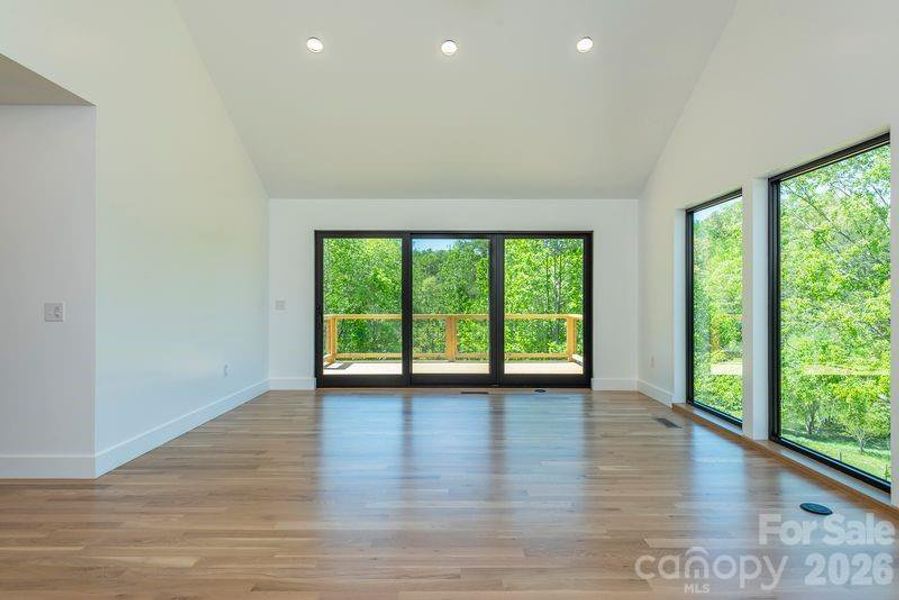 Spacious, unfurnished interior of a new home in , Asheville (Image 24).