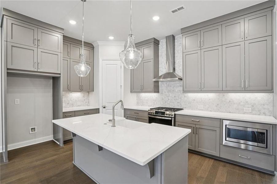 Furnished interior view inside a new home in Ward's Crossing Townhomes, Johns Creek (Image 9).