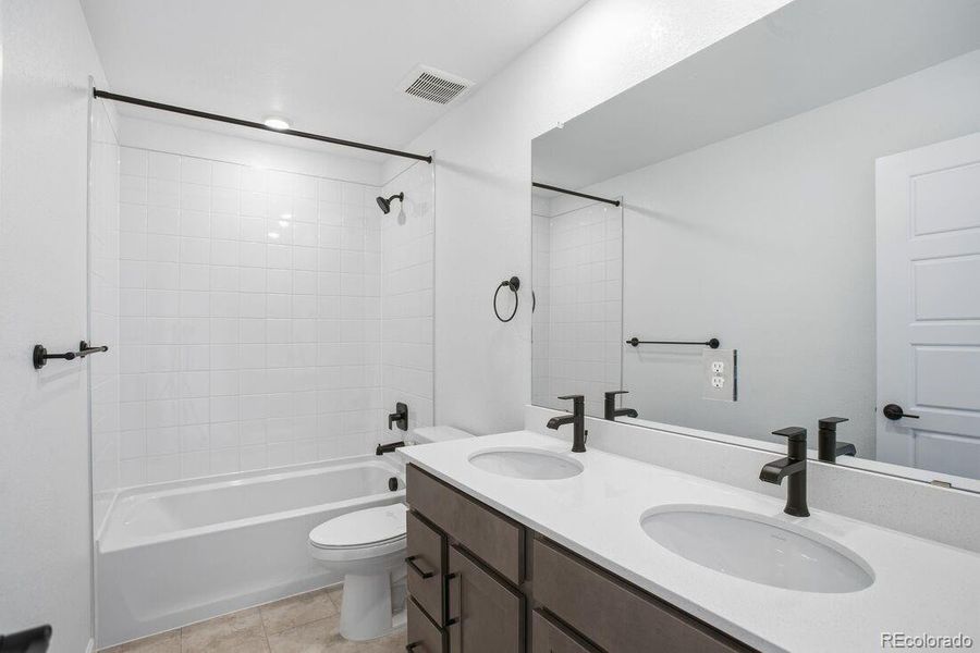 8784 Whiteclover ~ Ready Now