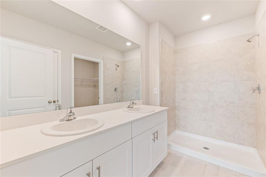 Furnished interior view inside a new home in Heritage Lake Park, Punta Gorda (Image 5).