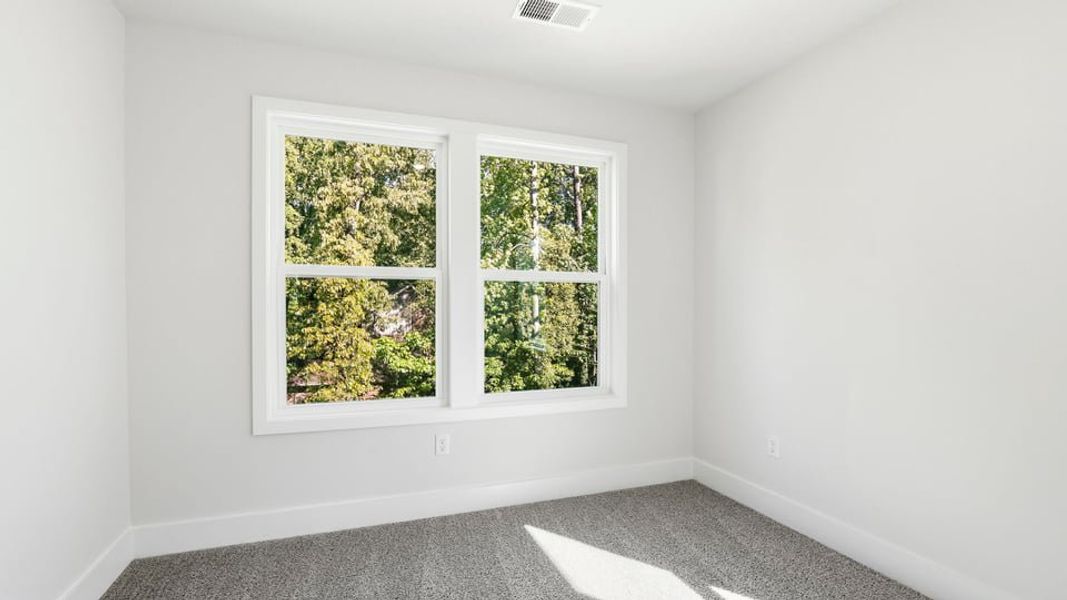 Spacious, unfurnished interior of a new home in Hidden Hills, Spartanburg (Image 27).
