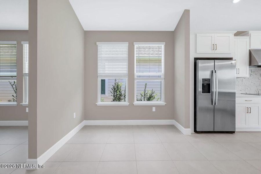 Spacious, unfurnished interior of a new home in Colbert Landings, Palm Coast (Image 10).
