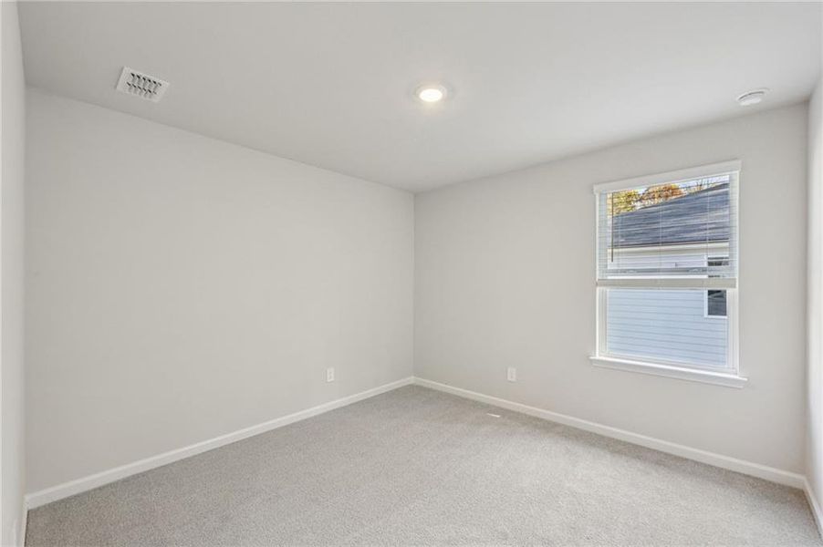 Spacious, unfurnished interior of a new home in The Oaks at Dawson, Dawsonville (Image 30).