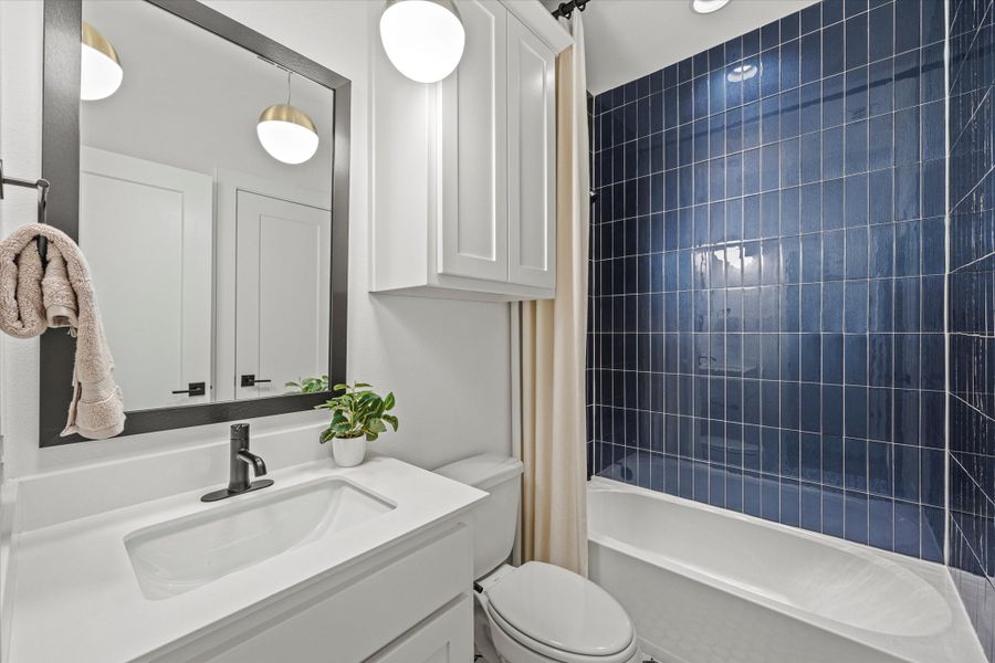 Representative furnished interior of a home built from the Ashbourne by Windsor Homes in Nelson Lake Estates, Rockwall (Image 47).