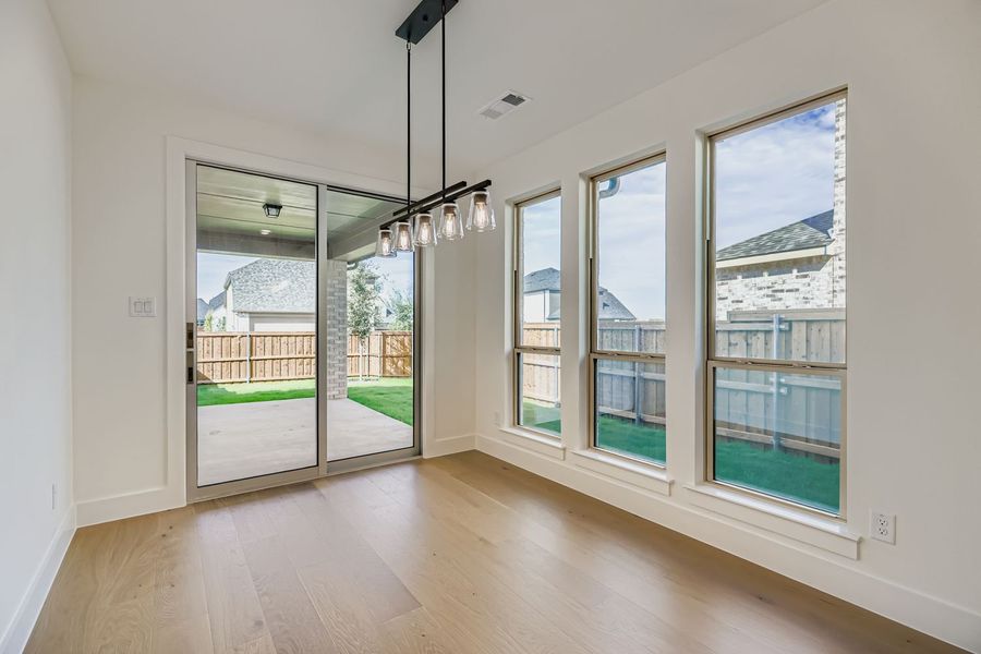 4413 Script - Dining Area 4413 Script - Dining Area