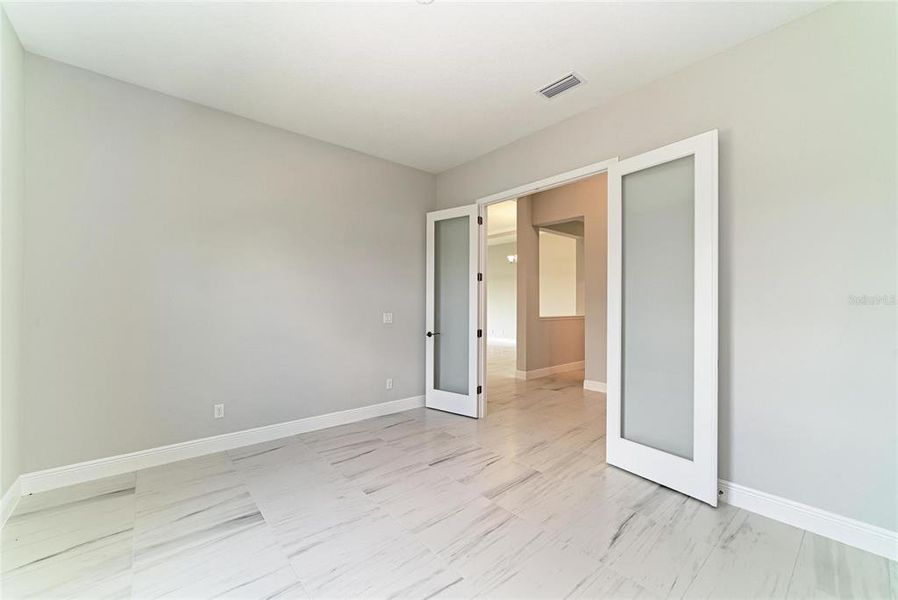 Spacious, unfurnished interior of a new home in Mirada, San Antonio (Image 28).