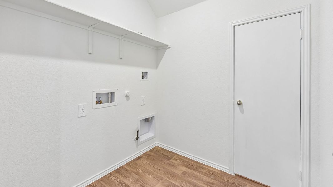 Spacious, unfurnished interior of a new home in Watermill, Uhland (Image 30). Spacious, unfurnished interior of a new home in Watermill, Uhland (Image 30).