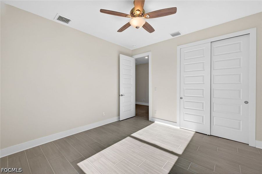 Spacious, unfurnished interior of a new home in Cape Coral, Cape Coral (Image 27).