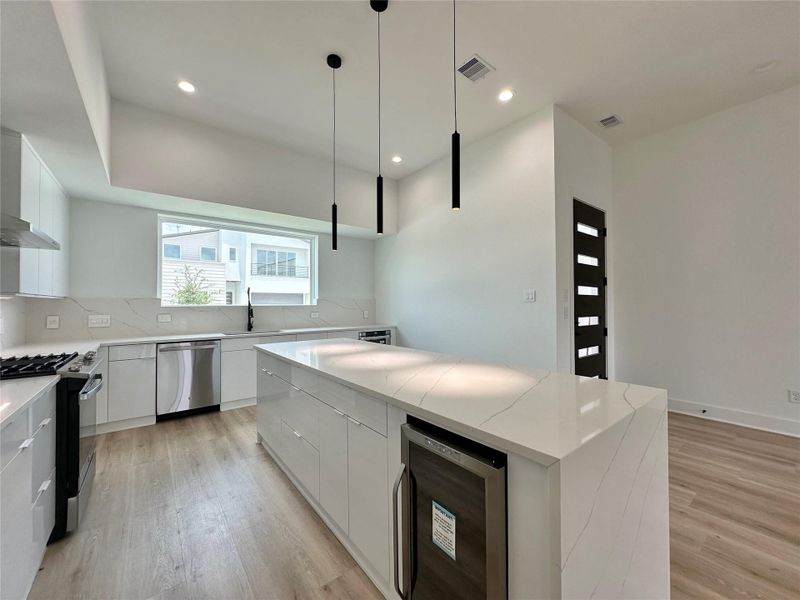 Furnished interior view inside a new home in , Missouri City (Image 9).
