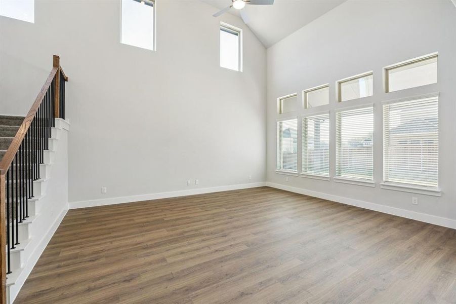 Spacious, unfurnished interior of a new home in Dove Hollow, Waxahachie (Image 27). Spacious, unfurnished interior of a new home in Dove Hollow, Waxahachie (Image 27).