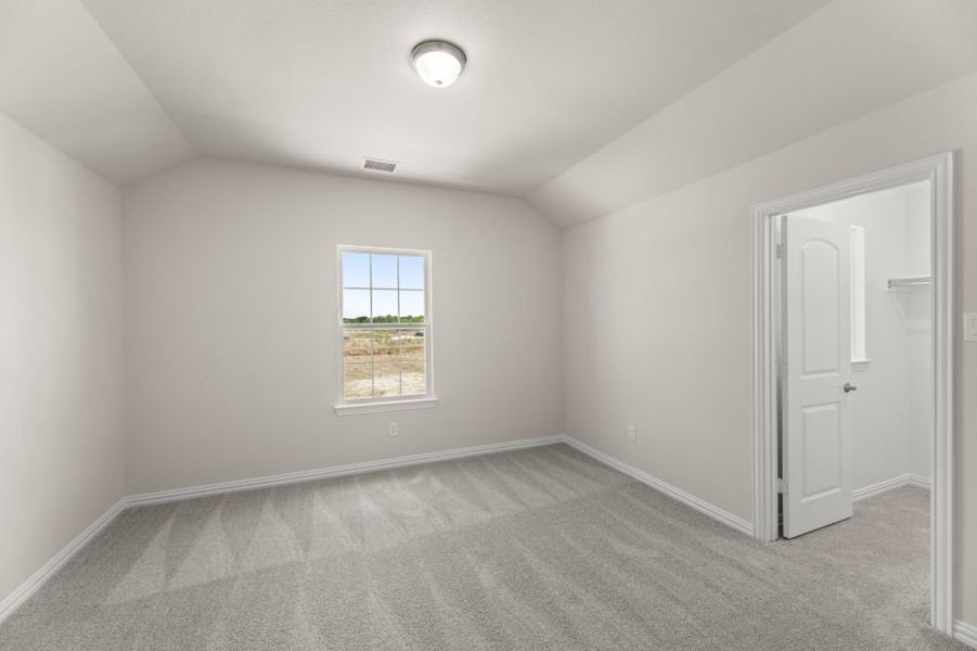 Spacious, unfurnished interior of a new home in Creekside, Royse City (Image 43).