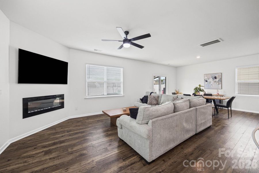 Furnished interior view inside a new home in Fergus Crossing, York (Image 17).