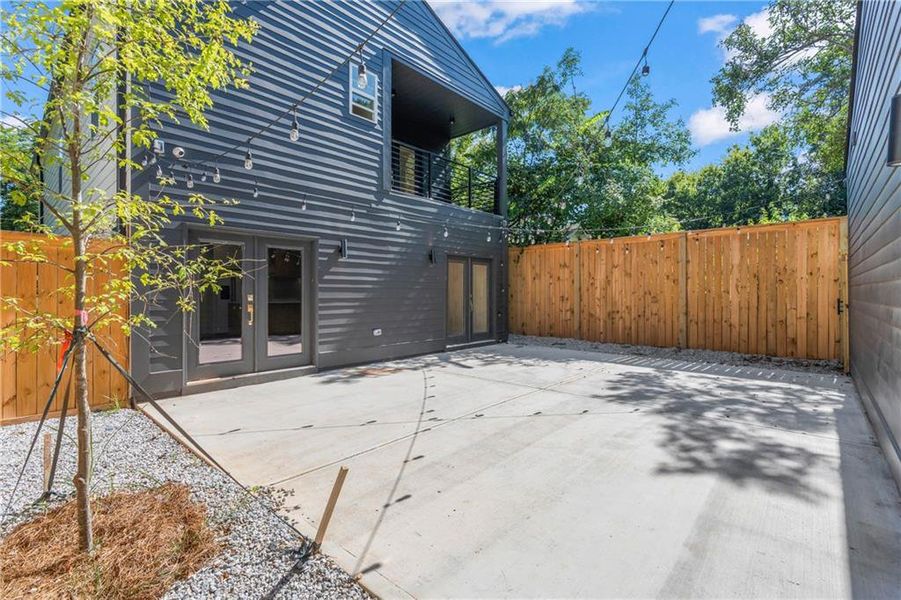 Front exterior of a new home in , Atlanta, GA, highlighting curb appeal (Image 33). Front exterior of a new home in , Atlanta, GA, highlighting curb appeal (Image 33).