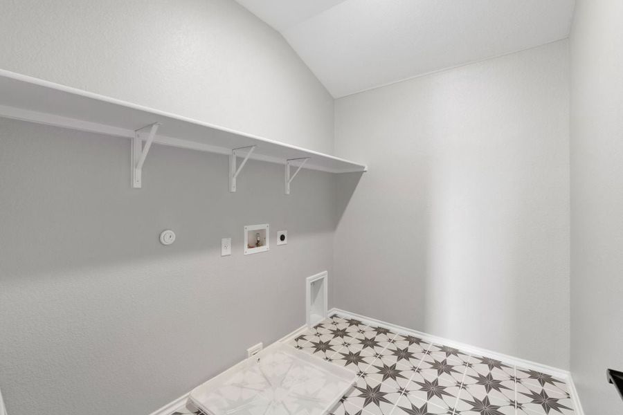 Spacious, unfurnished interior of a new home in River Bluff, Leander (Image 31). Spacious, unfurnished interior of a new home in River Bluff, Leander (Image 31).