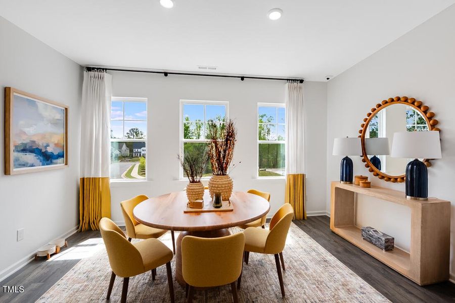 cobblestone-439-rowe-dining-area-001