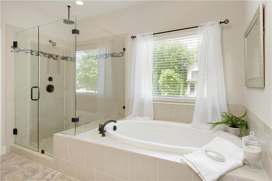 Furnished interior view inside a new home in Bellwyn, Johns Creek (Image 10).