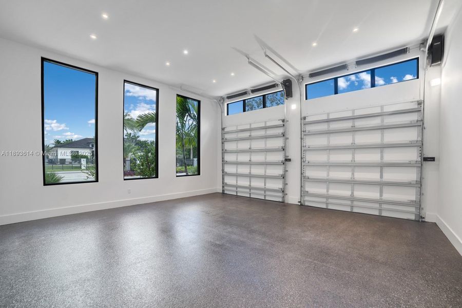 Spacious, unfurnished interior of a new home in , Miami (Image 33).