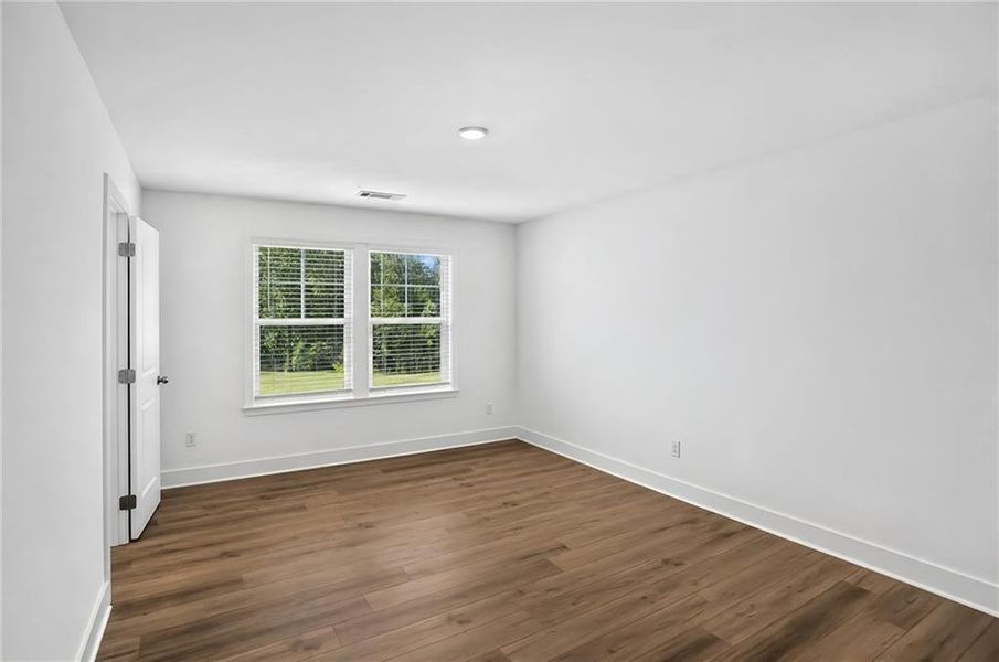 Spacious, unfurnished interior of a new home in Estates at Yellow Creek, Cumming (Image 20).