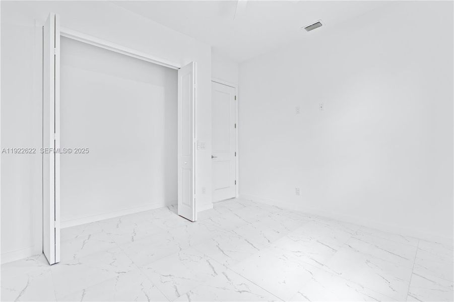 Spacious, unfurnished interior of a new home in , Lehigh Acres (Image 28).