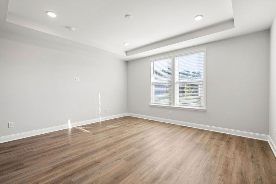 Spacious, unfurnished interior of a new home in Del Webb Savannah at Heartwood, Richmond Hill (Image 18).