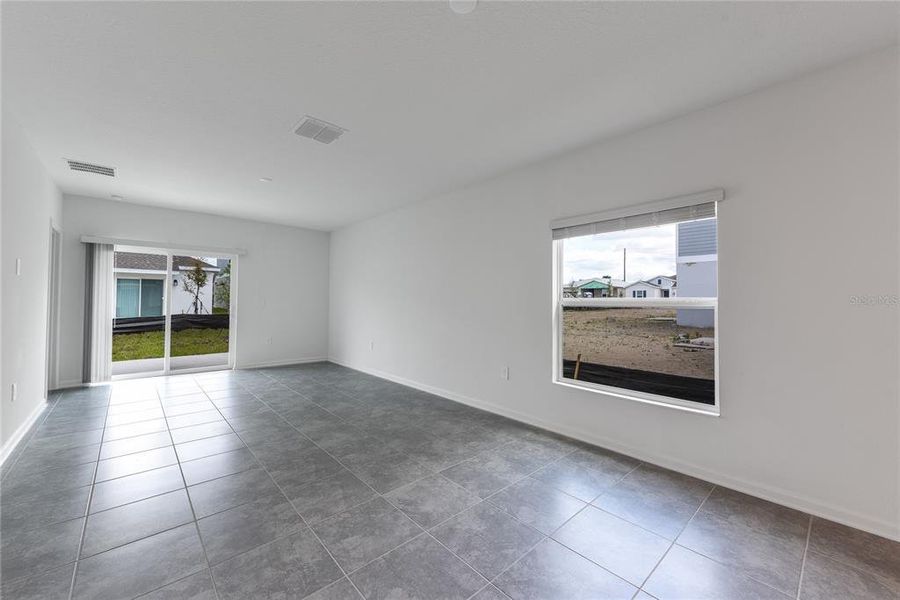 Spacious, unfurnished interior of a new home in , Davenport (Image 15).