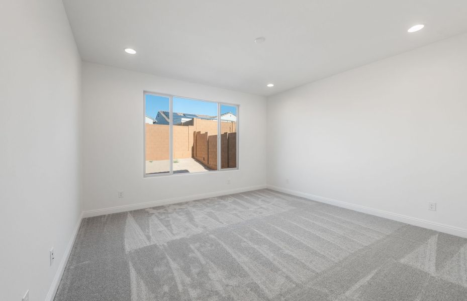 Spacious, unfurnished interior of a new home in Sun City Festival, Buckeye (Image 15).