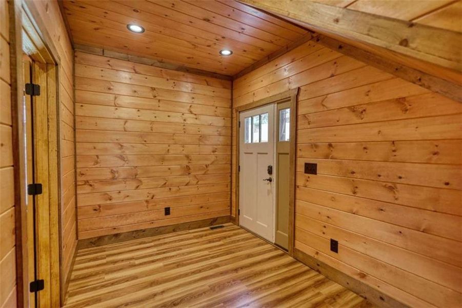 Spacious, unfurnished interior of a new home in , Blue Ridge (Image 23).