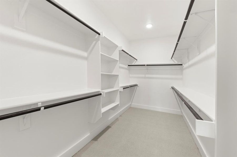 21. 2509 Rolling - Closet 21. 2509 Rolling - Closet