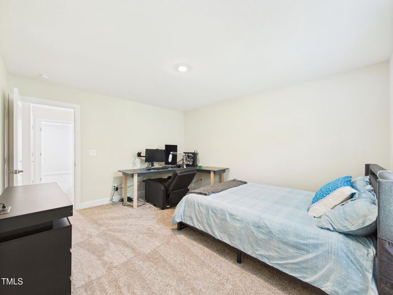 CAM01608G0-PR0104-STILL058