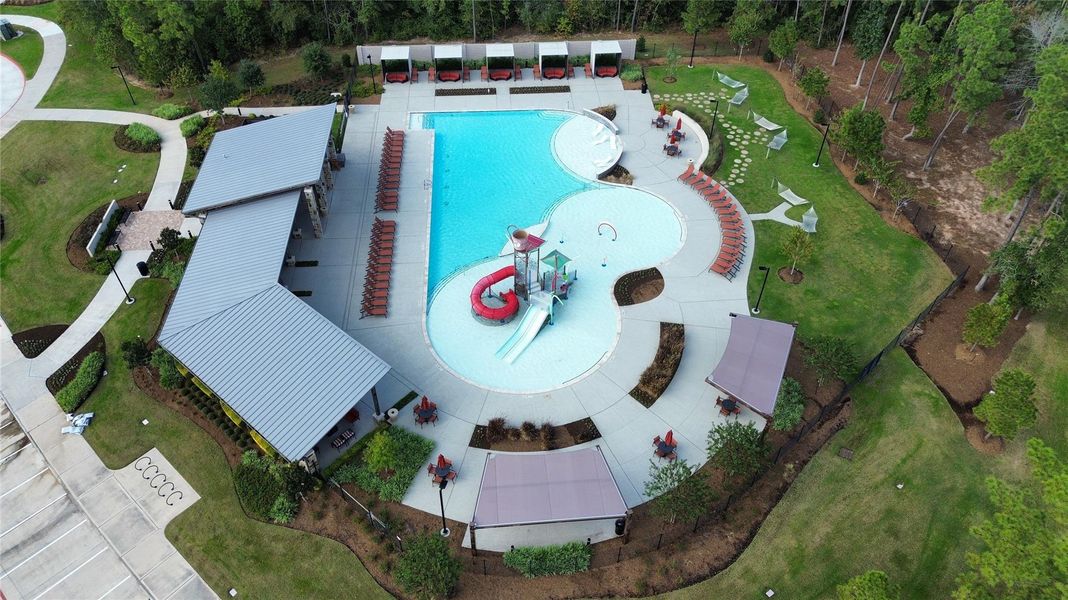 Community Resort style pool and splash area Community Resort style pool and splash area