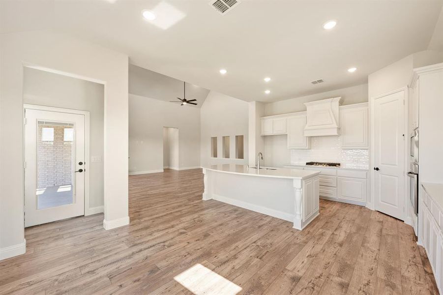 Spacious, unfurnished interior of a new home in Stone River Glen 60s, Royse City (Image 19). Spacious, unfurnished interior of a new home in Stone River Glen 60s, Royse City (Image 19).