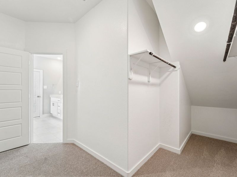 Spacious, unfurnished interior of a new home in Granger Pointe - Premier Series, Conroe (Image 16).