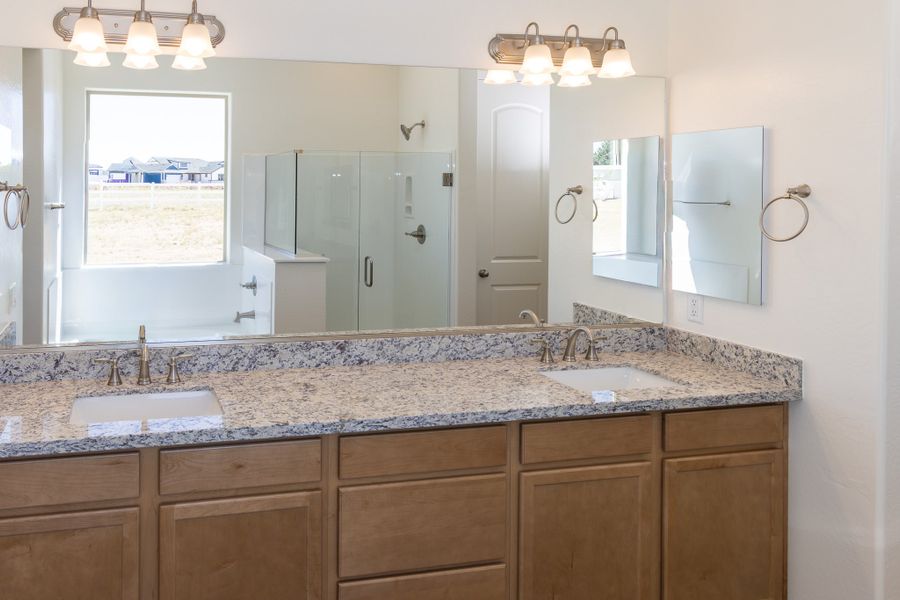 Furnished interior view inside a new home in Heritage Pointe, Chino Valley (Image 15).