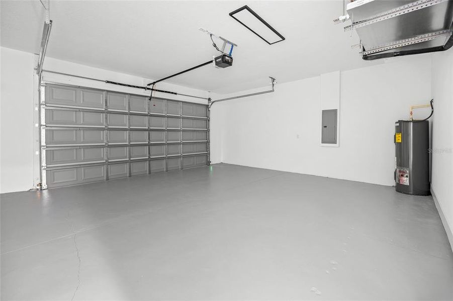 Spacious, unfurnished interior of a new home in , Ocala (Image 26).