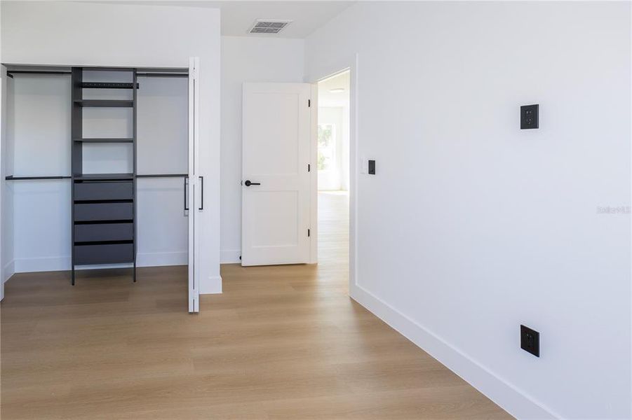 Spacious, unfurnished interior of a new home in , St. Petersburg (Image 37). Spacious, unfurnished interior of a new home in , St. Petersburg (Image 37).