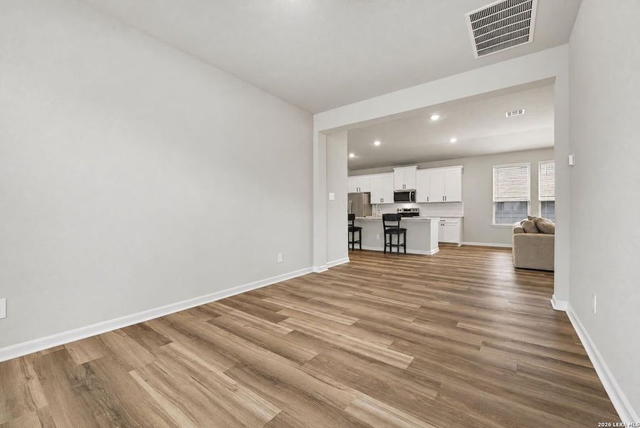Spacious, unfurnished interior of a new home in Remington Ranch, San Antonio (Image 21). Spacious, unfurnished interior of a new home in Remington Ranch, San Antonio (Image 21).