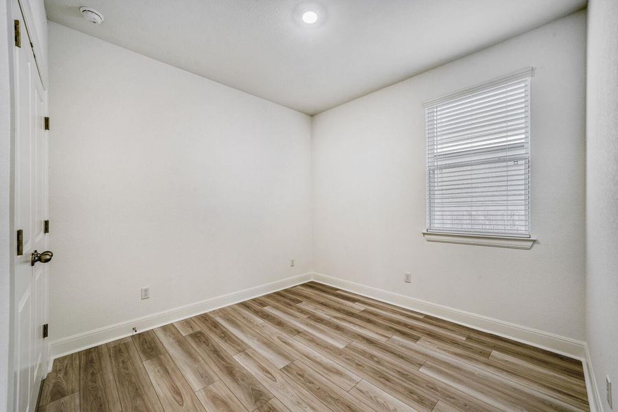 Spacious, unfurnished interior of a new home in Lariat, Liberty Hill (Image 10).