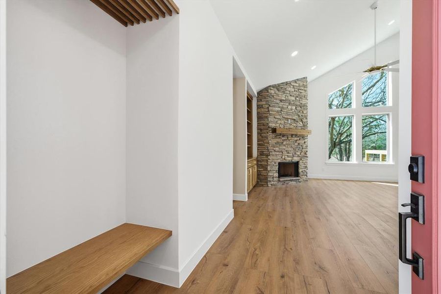 Accent mud bench with modern design!