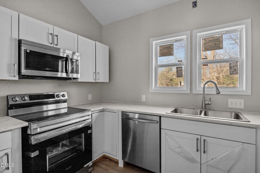 32-web-or-mls-1105 8th St HDR 033