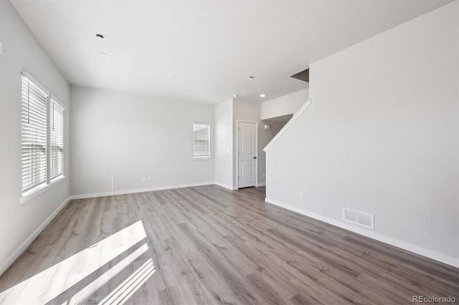 Spacious, unfurnished interior of a new home in Legato, Commerce City (Image 21).