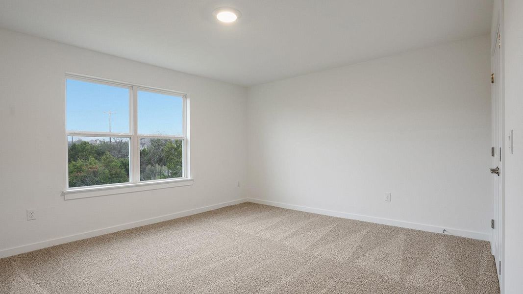 Spacious, unfurnished interior of a new home in Rosenbusch Ranch, Leander (Image 15).