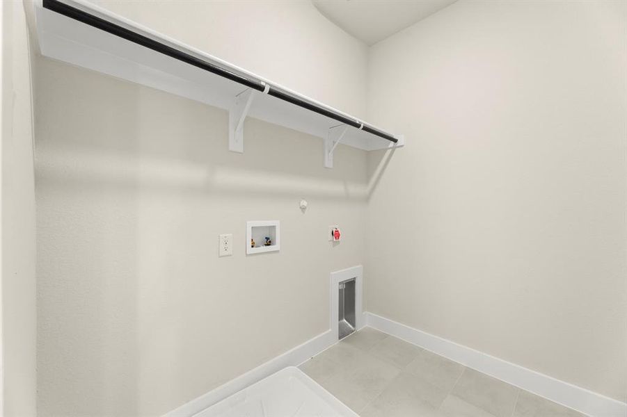 24. 1144 Amaryllis - Utility