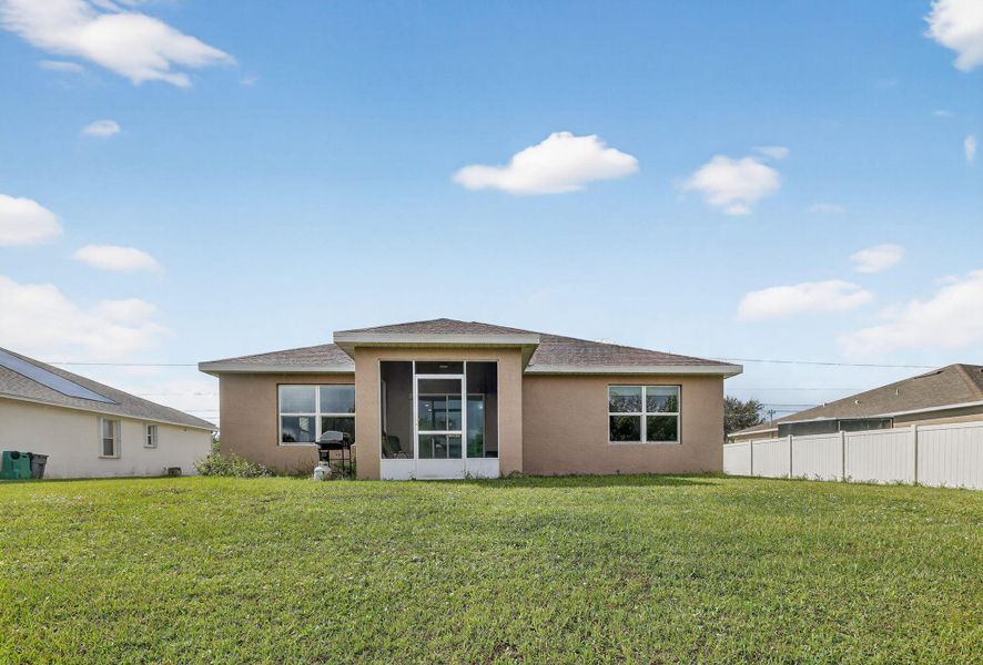Exterior details and patio area of a home in , Port St. Lucie (Image 18).